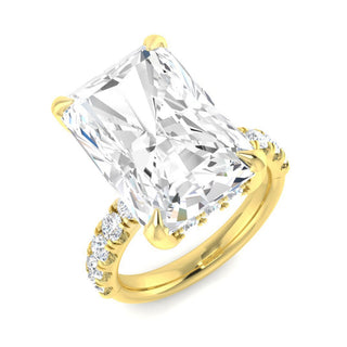 Queen 10 Emerald Diamond Ring