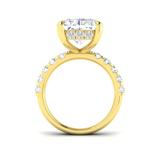Queen 10 Emerald Diamond Ring