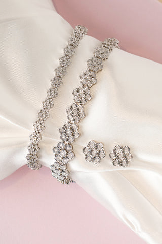 Daisy Illusion Bracelet