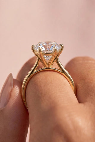 Rise 6-Claw Solitaire Ring
