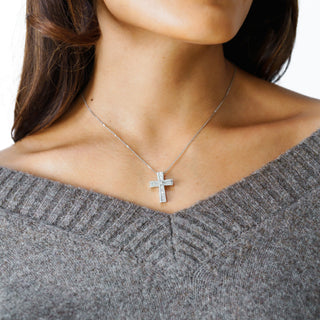 Saint Solitaire Diamond Cross